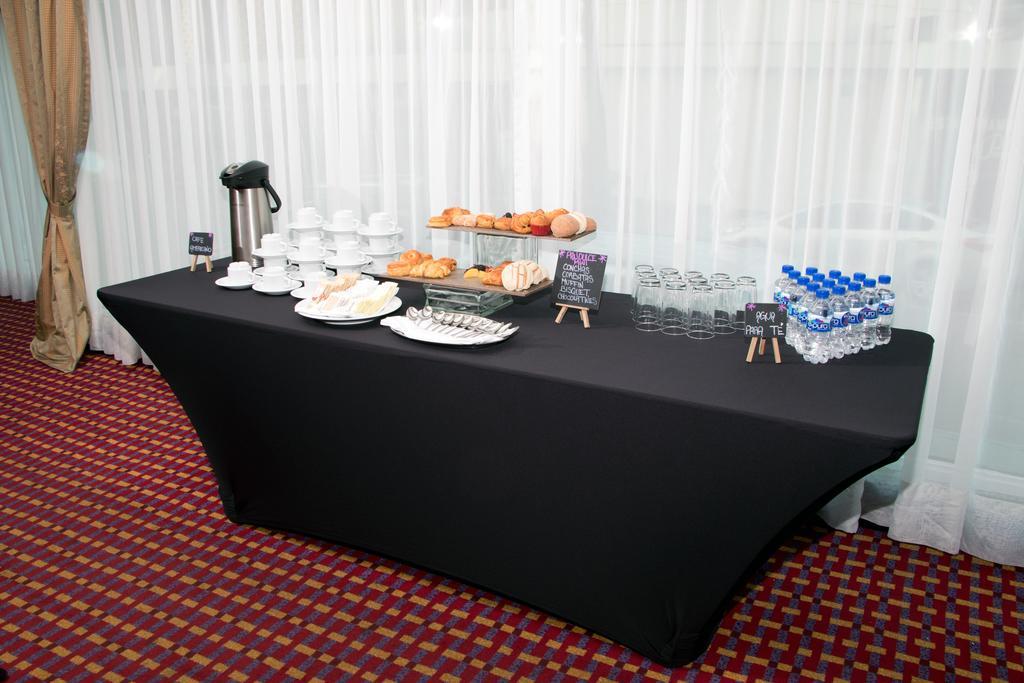 Hotel Emporio Reforma à Mexico Extérieur photo A table with a black tablecloth